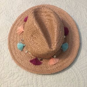 Straw hat with tassels